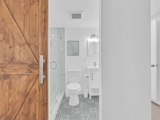Home for rent at 1401 SW 20th St 0 - photo 5282997