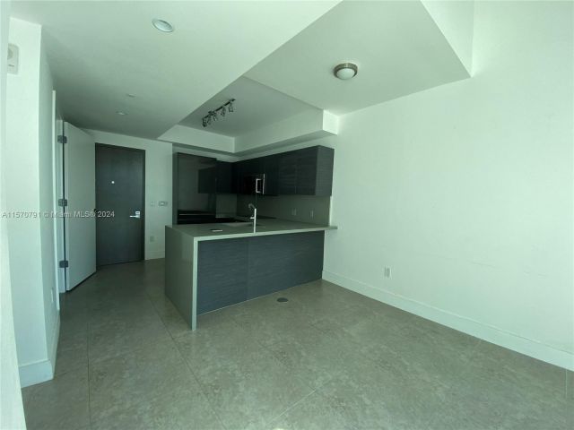 Apartment for sale  Unit #1111 - photo 5282387