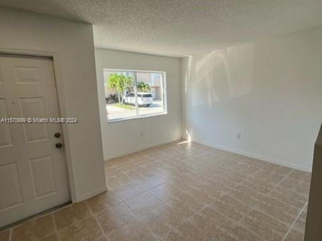 Home for rent at 17773 SW 140th Ct - photo 5282638