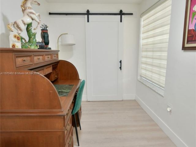 Home for rent at 556 NW 35th St 0 - photo 5293618