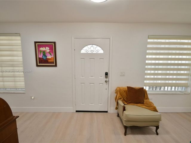 Home for rent at 556 NW 35th St 0 - photo 5293620