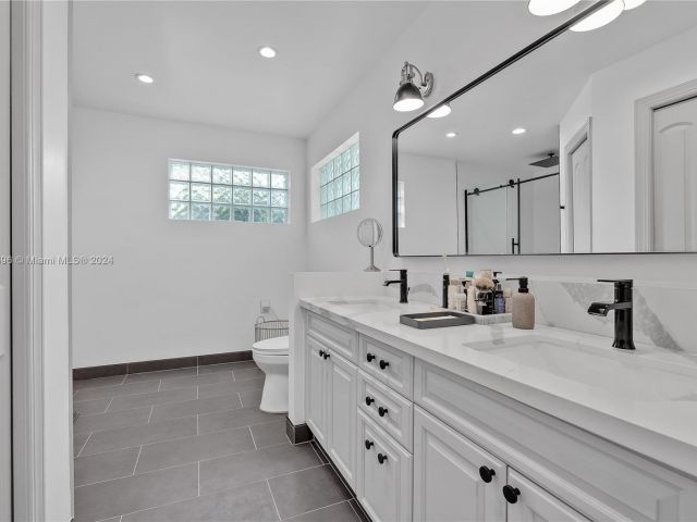 Home for sale at 21376 SW 162nd Ave - photo 5285172