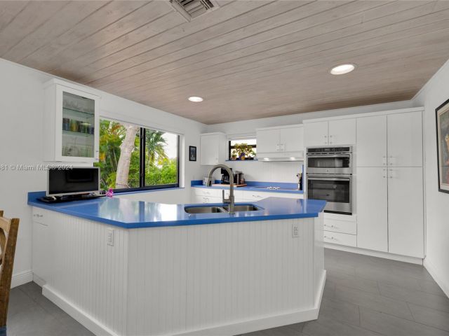 Home for sale at 6420 SW 50th St - photo 5289373
