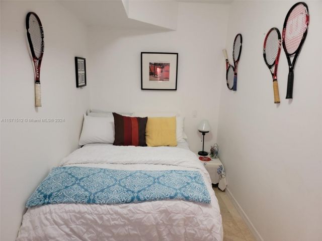 Apartment for rent  Unit # - photo 5287550