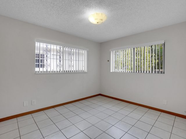 Home for sale at 1311 SW 32 Street - photo 5299158