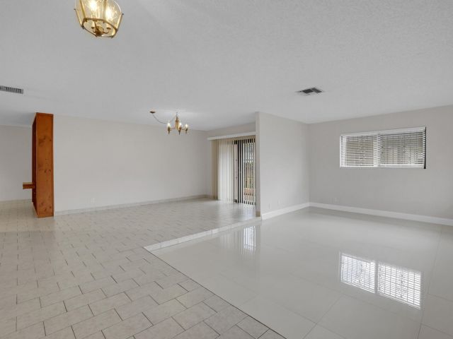 Home for sale at 1311 SW 32 Street - photo 5299170