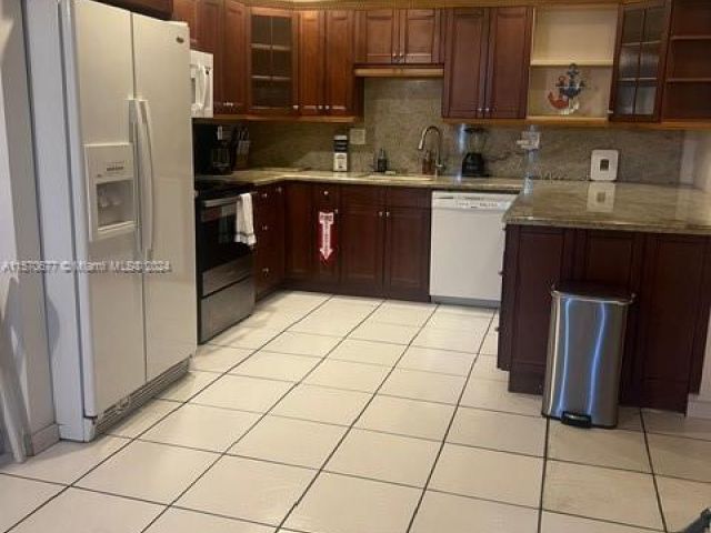Home for rent at 1745 NE 52nd St 1 - photo 5288426