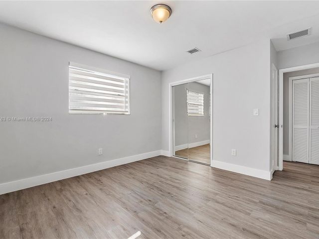 Home for sale at 190 NE 173rd St - photo 5287834