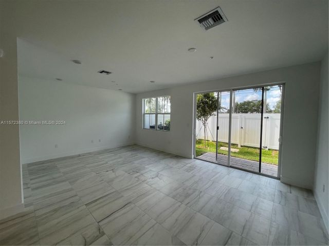 Home for rent at 17025 SW 1st Street - photo 5291818