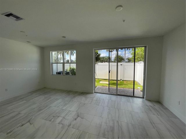 Home for rent at 17025 SW 1st Street - photo 5291821