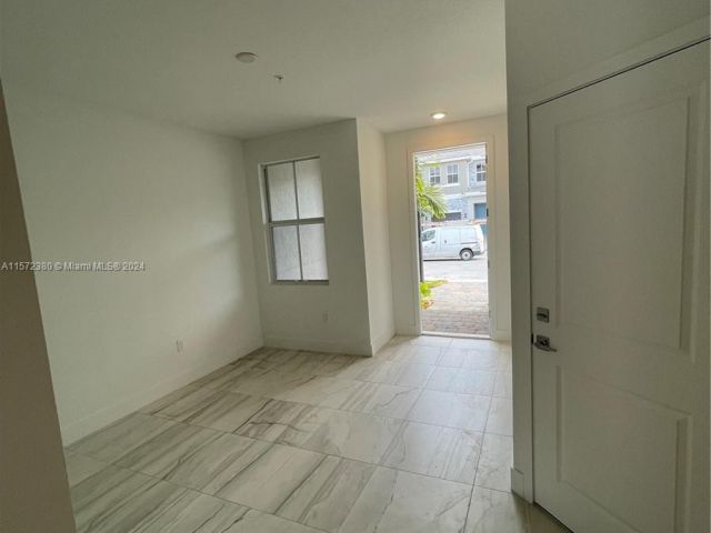 Home for rent at 17025 SW 1st Street - photo 5291832