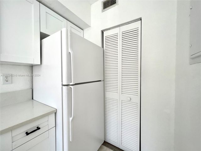 Home for rent at 444 NW 84th St 444 - photo 5293691