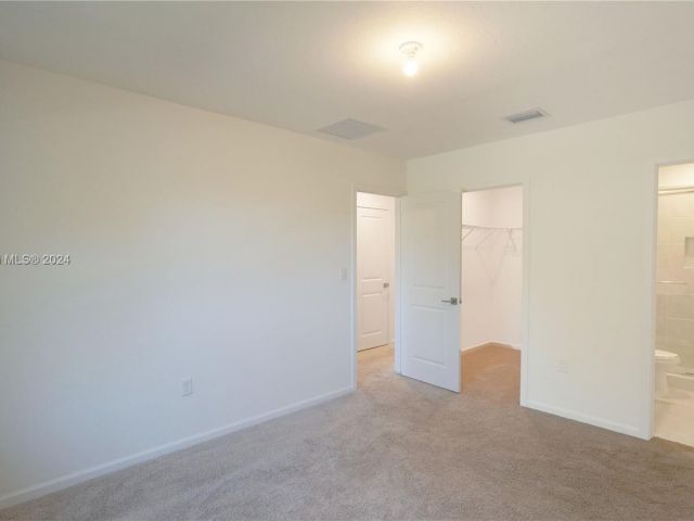 Home for rent at 2411 SE 10th St 2411 - photo 5293152