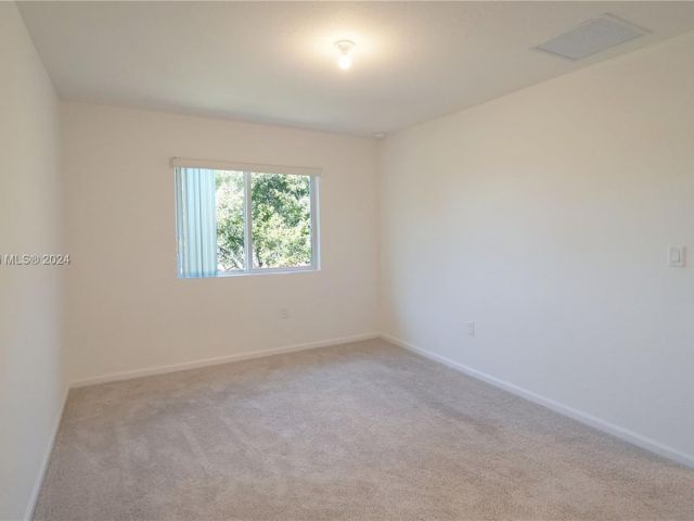 Home for rent at 2411 SE 10th St 2411 - photo 5293155