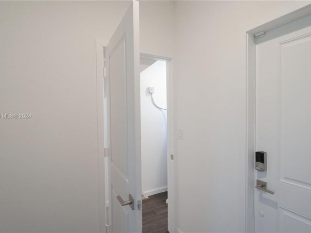 Home for rent at 2411 SE 10th St 2411 - photo 5293156