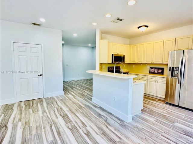 Home for rent at 8545 SW 165th Pl 8545 - photo 5295054
