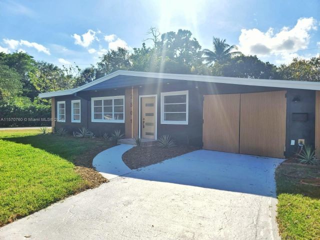 Home for sale at 2501 SW 16th Ct - photo 5294809