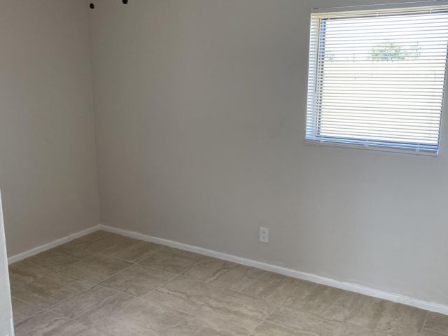 Home for rent at 1250 W 3rd Street - photo 5300691