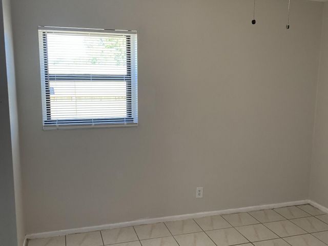Home for rent at 1250 W 3rd Street - photo 5300692