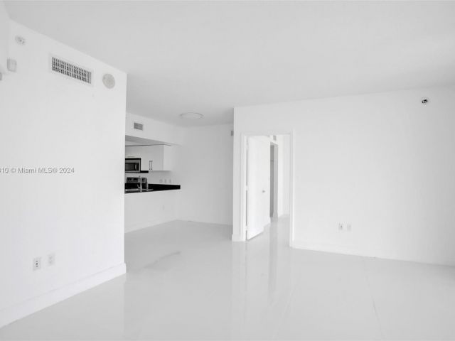 Apartment for rent  Unit #5214 - photo 5297431