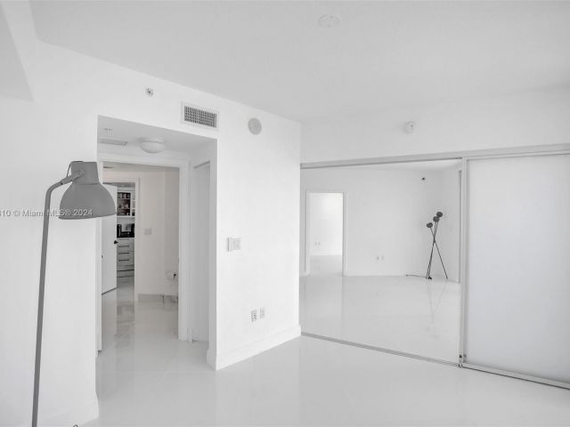 Apartment for rent  Unit #5214 - photo 5297445