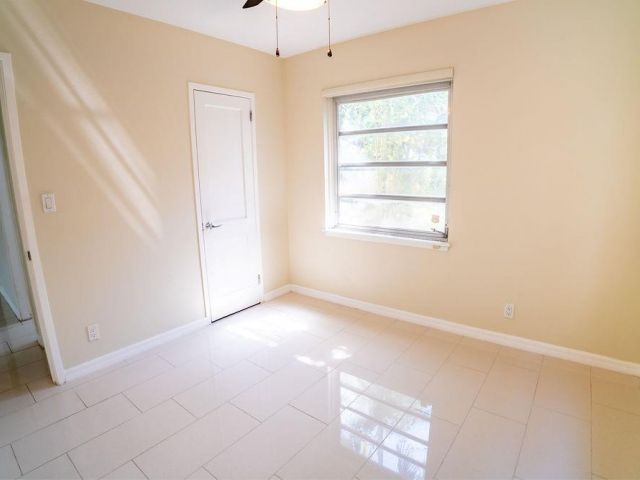 Home for rent at 1242 SW 4th Ave - photo 5295733