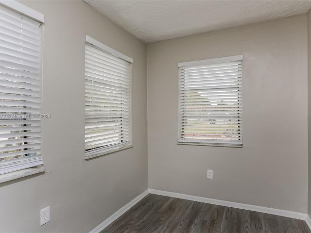 Home for rent at 219 SW 21st Way - photo 5296048
