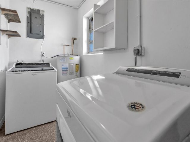 Home for rent at 1315 SE 1st Ter - photo 5296332