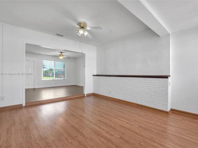 Home for rent at 1315 SE 1st Ter - photo 5296334