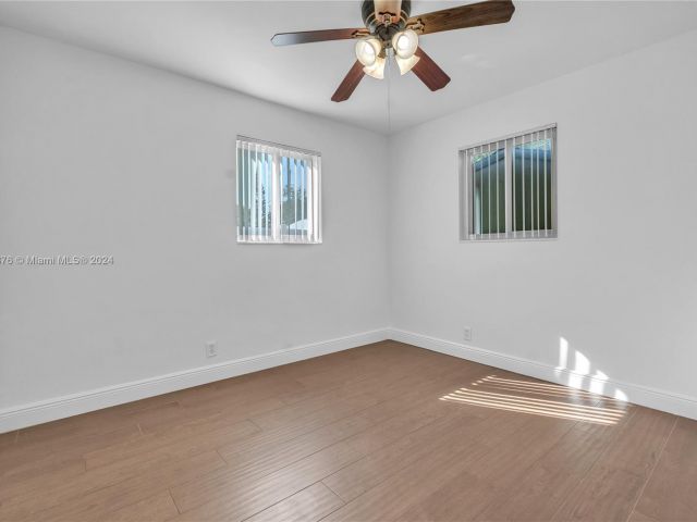 Home for rent at 1315 SE 1st Ter - photo 5296337