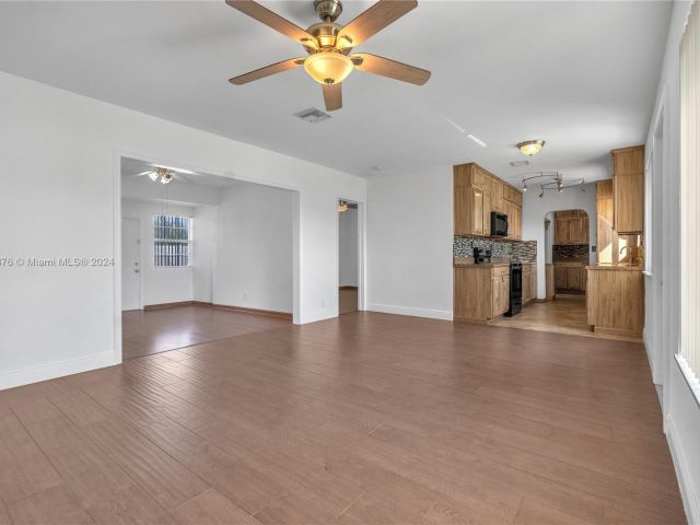Home for rent at 1315 SE 1st Ter - photo 5296347
