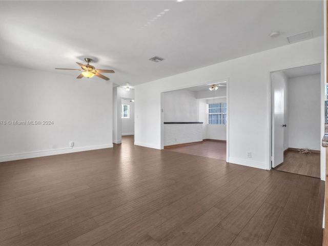 Home for rent at 1315 SE 1st Ter - photo 5296348