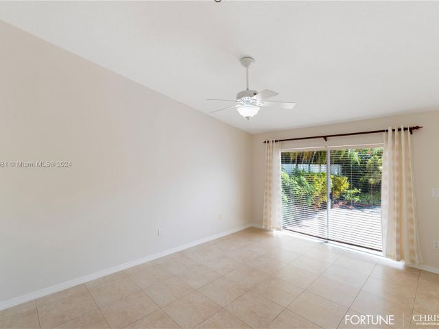Home for rent at 10635 NW 54th St 10635 - photo 5296481