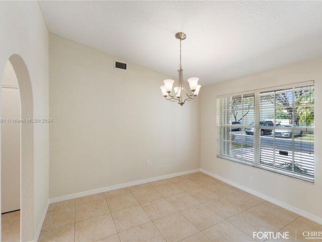 Home for rent at 10635 NW 54th St 10635 - photo 5296488
