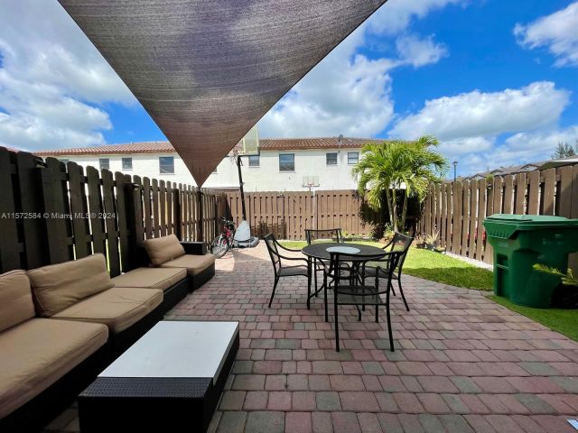Home for sale at 8886 NW 102nd Pl 8886 - photo 5298121