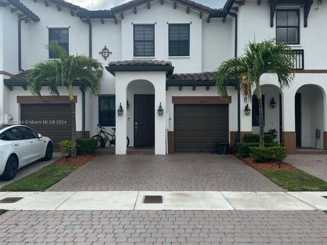 Home for sale at 8886 NW 102nd Pl 8886 - photo 5298129