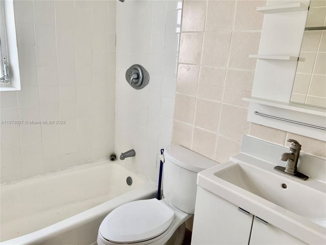 Home for rent at 5440 SW 7th St - photo 5299343