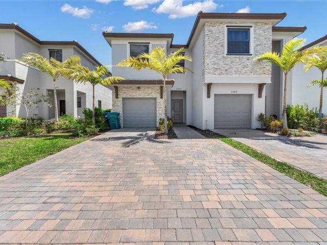 Home for sale at 25465 SW 108th Ct - photo 5297682