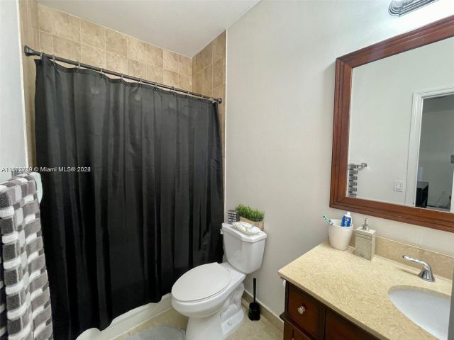 Home for rent at 7560 NW 116th Ave 7560 - photo 5342865