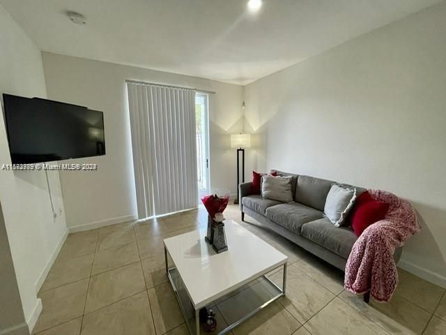 Home for rent at 7560 NW 116th Ave 7560 - photo 5342872