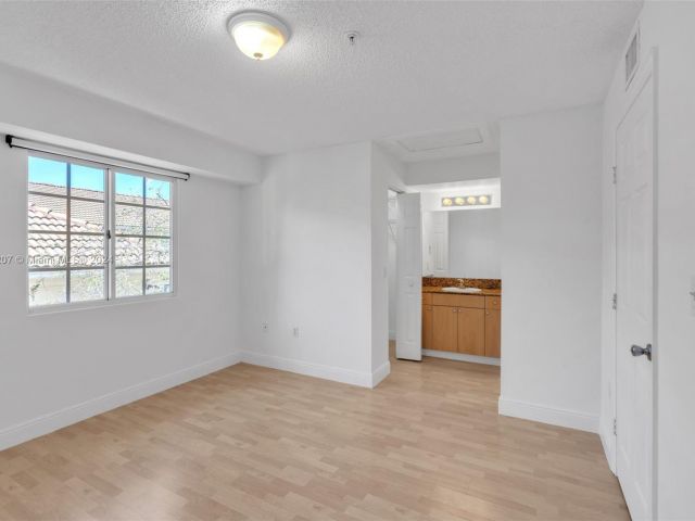 Home for rent at 2921 NE 185th St 1203 - photo 5299235
