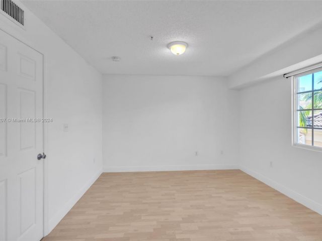 Home for rent at 2921 NE 185th St 1203 - photo 5299237