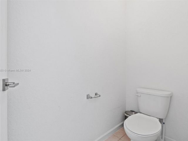 Home for rent at 1471 SE 24th Ave 1471 - photo 5300161