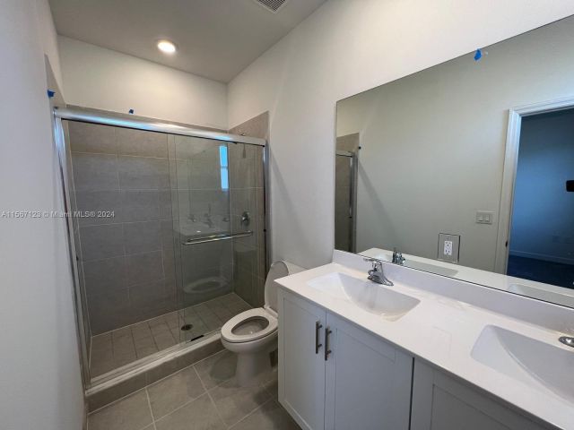Home for rent at 1849 SE 27th Ter - photo 5305176