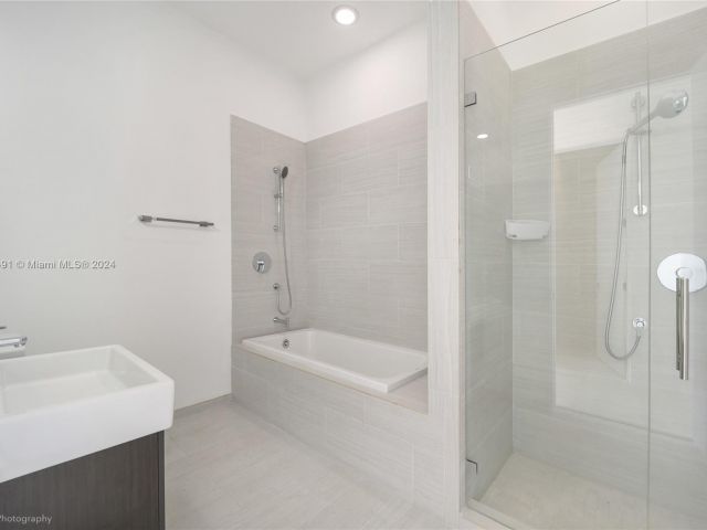 Apartment for sale  Unit #1703N - photo 5510607