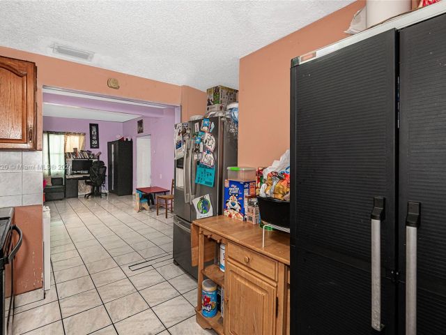 Home for sale at 2512 NW 19th Ave - photo 5307958