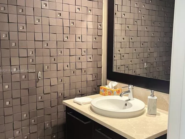 Apartment for rent  Unit #2008 - photo 5560357