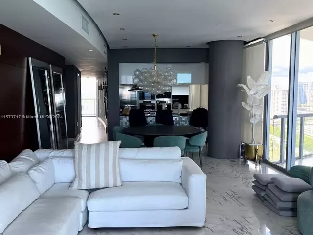 Apartment for rent  Unit #2008 - photo 5560368