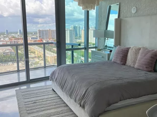 Apartment for rent  Unit #2008 - photo 5560346