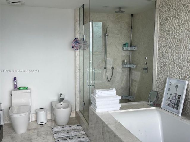 Apartment for rent  Unit #2008 - photo 5560342